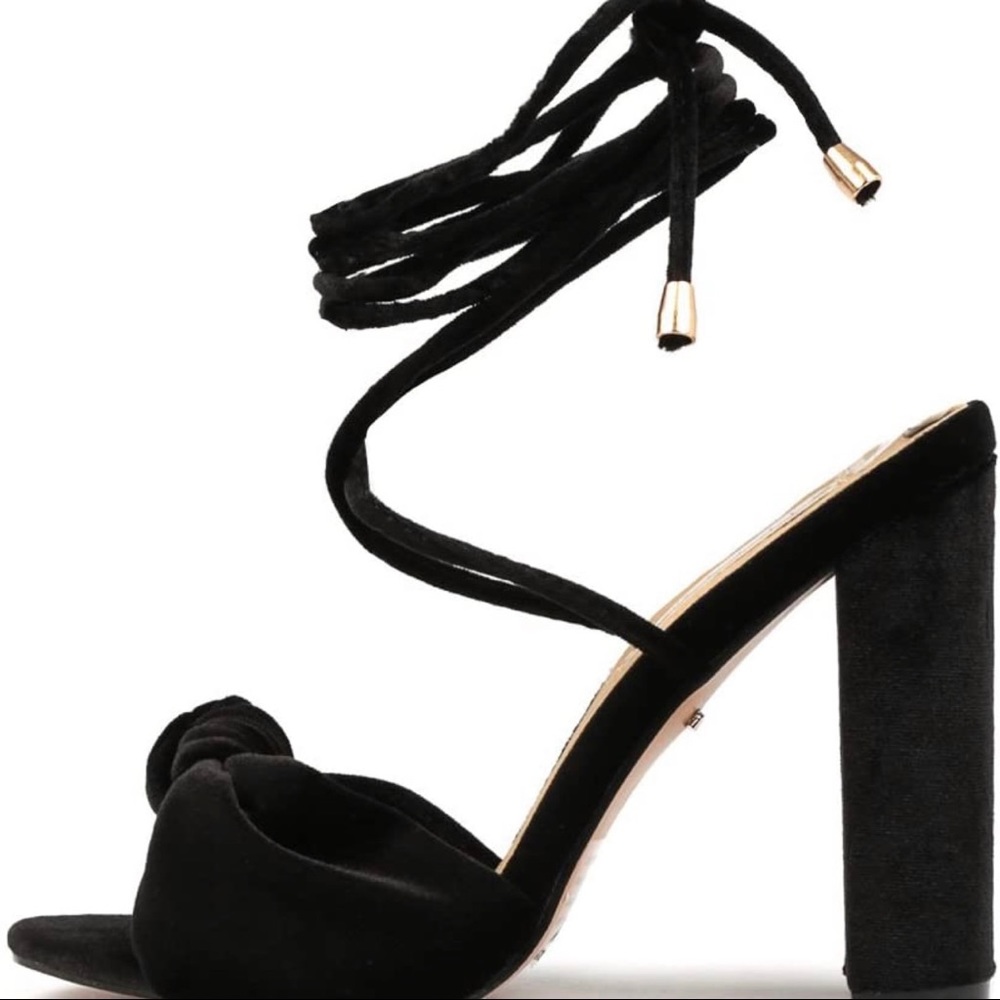 Billini Liviah Black Velvet Tie-Up Block Heels 8